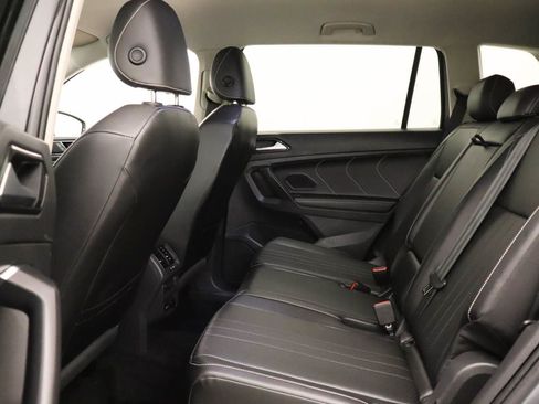 Used 2023 Volkswagen Tiguan SE FWD image 16