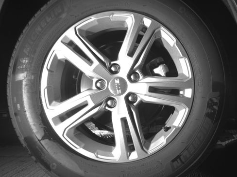 Used 2024 GMC Terrain SLE image 20