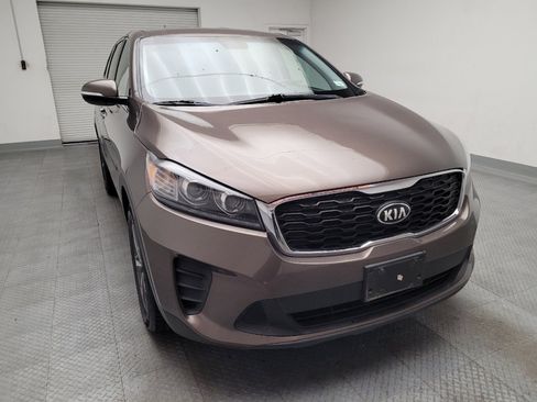 Used 2020 Kia Sorento FWD V6 image 14