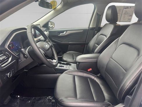 Used 2022 Ford Escape SEL w/ Technology Package image 9