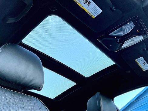 Used 2022 BMW X7 M50i image 13