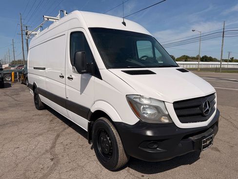 Used 2016 Mercedes-Benz Sprinter 2500 image 9