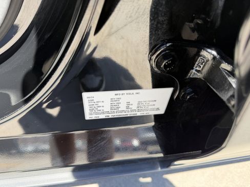 Used 2024 Tesla Model Y 2WD image 48