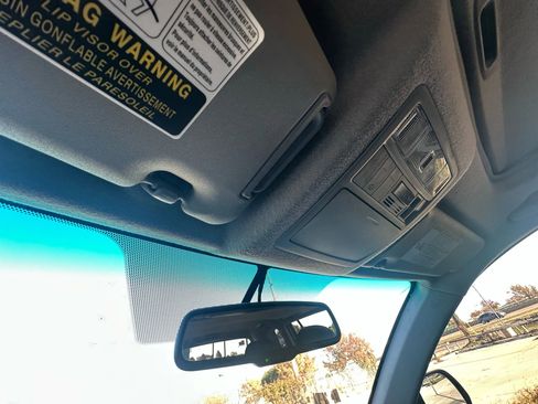 Used 2013 Toyota Highlander Limited image 32