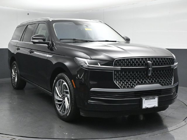 Certified 2025 Lincoln Navigator Reserve AWD/4WD image 1
