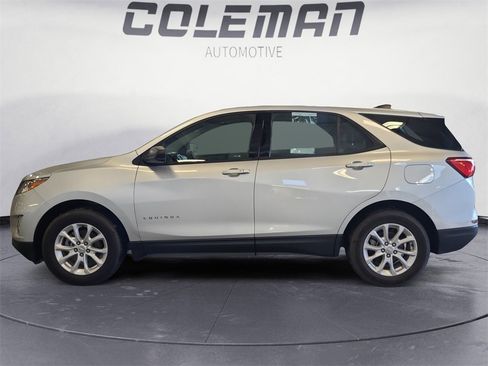 Used 2019 Chevrolet Equinox LS image 2