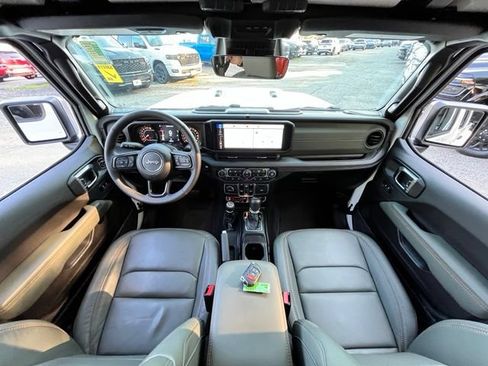 Used 2026 Jeep Gladiator Mojave AWD/4WD image 26