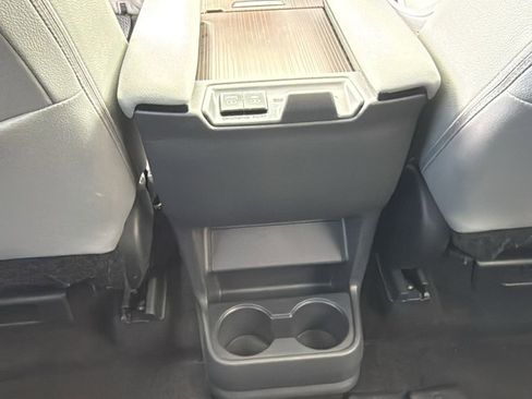 Used 2024 Toyota Sienna XLE image 33