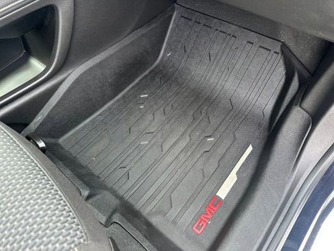 Used 2022 GMC Acadia SLE w/ Driver Convenience Package image 21