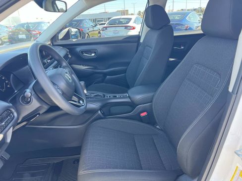 Certified 2025 Honda HR-V LX image 18