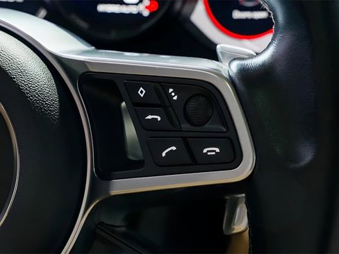 Used 2020 Porsche Panamera 4 image 32