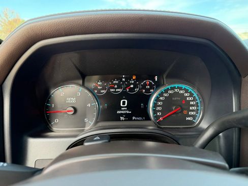 Used 2017 GMC Sierra 2500 Denali w/ Duramax Plus Package AWD/4WD image 12