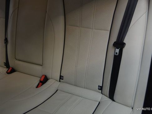 Used 2012 Jaguar XJ L image 23