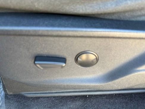 Used 2023 Ford F150 XLT image 28