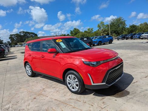 Certified 2024 Kia Soul LX FWD image 2