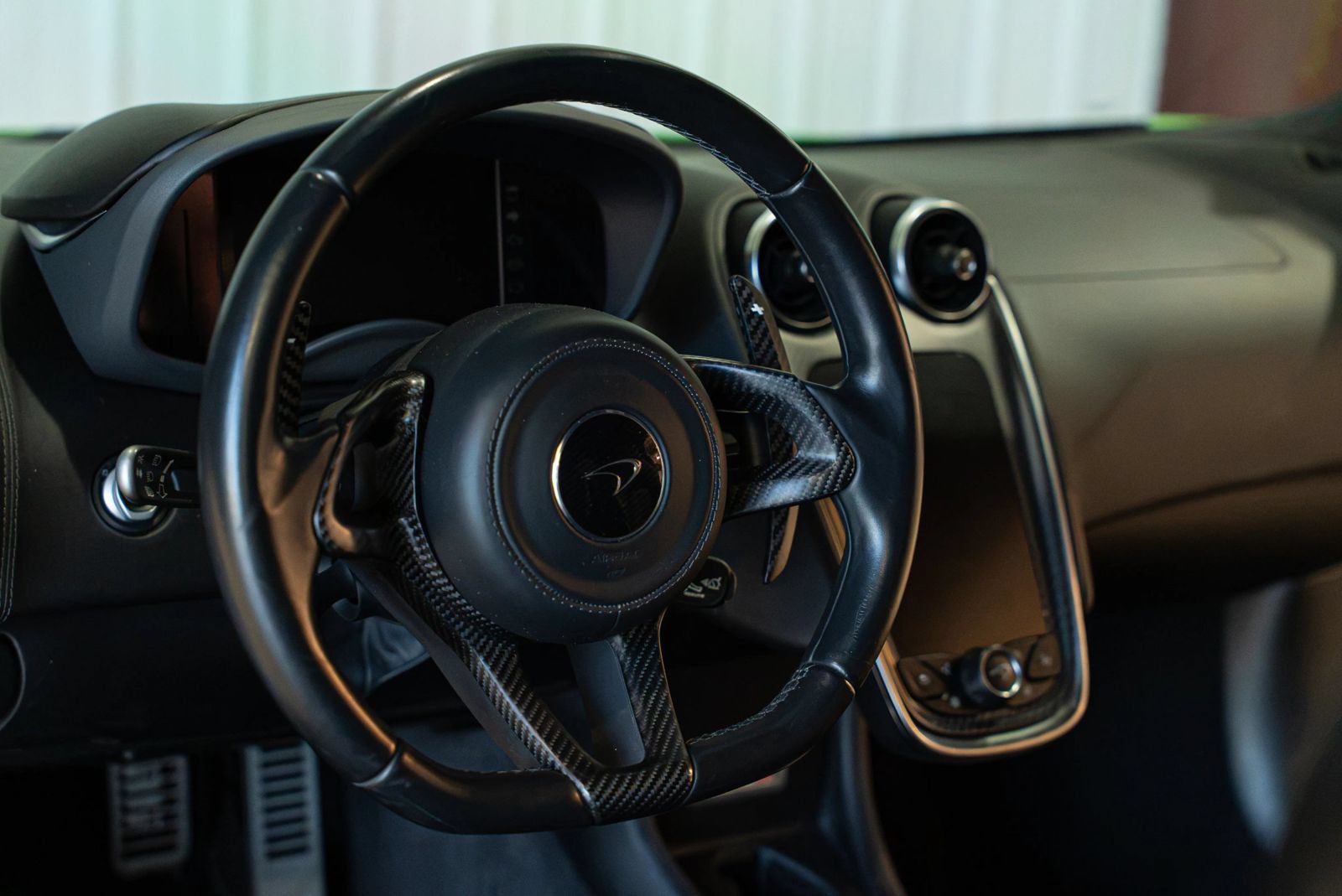 Used 2016 McLaren 570S Coupe RWD image 39