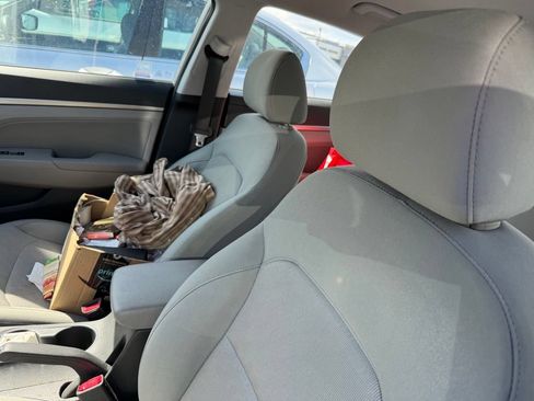 Used 2017 Hyundai Elantra SE FWD image 9