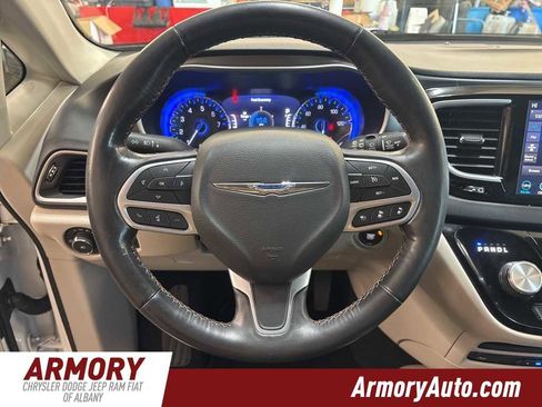 Used 2020 Chrysler Pacifica Touring-L Plus image 15
