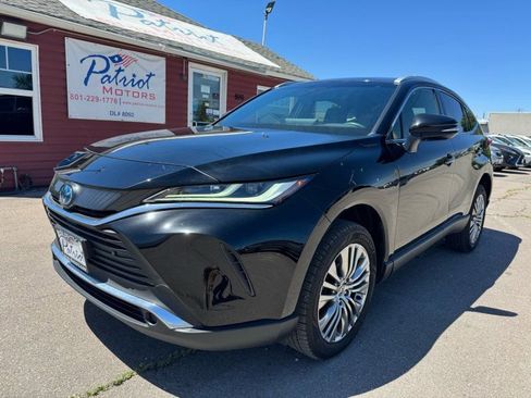 Used 2022 Toyota Venza XLE AWD/4WD image 1
