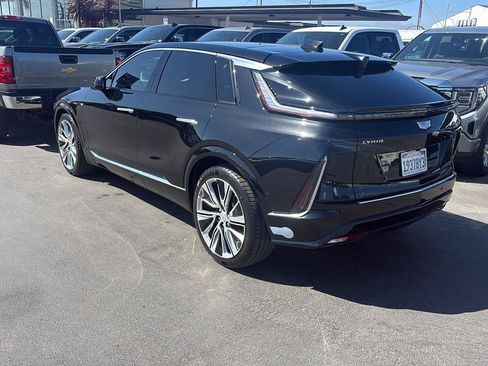 Used 2024 Cadillac Lyriq Luxury RWD image 3