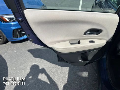 Used 2016 Honda HR-V LX image 17