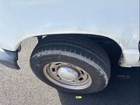 Used 2006 Ford E-150 and Econoline 150 RWD image 4