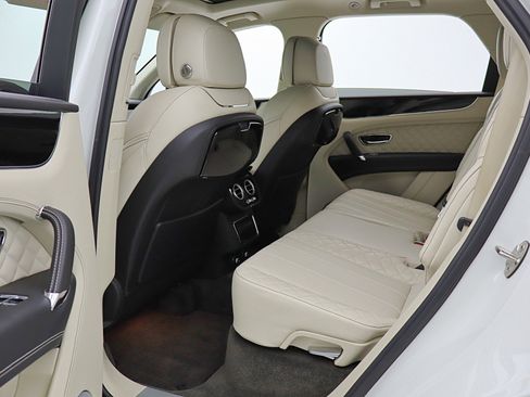 Certified 2017 Bentley Bentayga AWD/4WD image 40