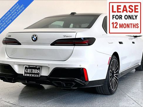 Used 2025 BMW 760i xDrive AWD/4WD image 2