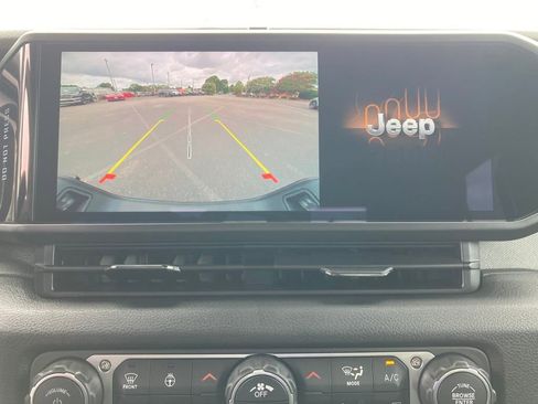 New 2025 Jeep Gladiator Sport image 21