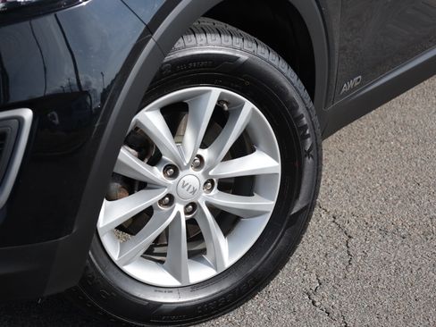Used 2018 Kia Sorento AWD image 17