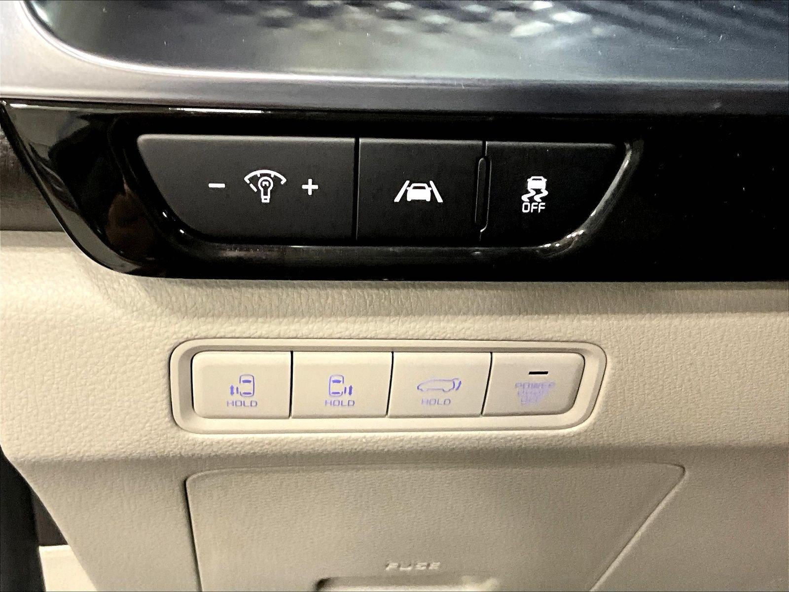 Used 2024 Kia Carnival SX Prestige FWD image 39