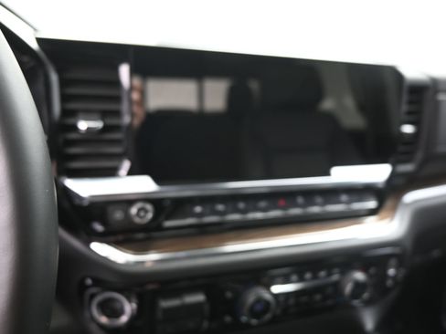 Used 2025 Chevrolet Silverado 1500 LT Trail Boss w/ Dark Appearance Package AWD/4WD image 15