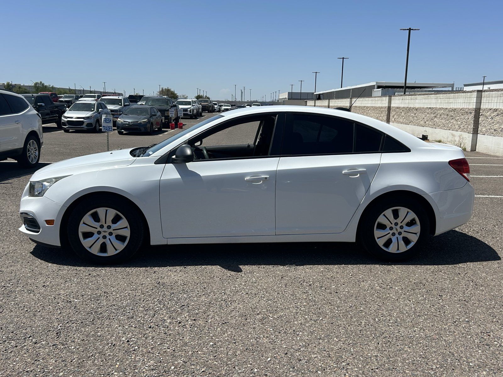 Used 2015 Chevrolet Cruze LS FWD image 2