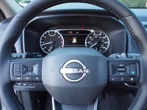 Used 2026 Nissan Rogue SV FWD image 19