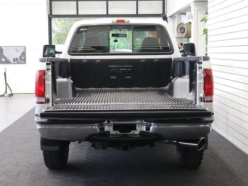 Used 2003 Ford F250 XLT image 9