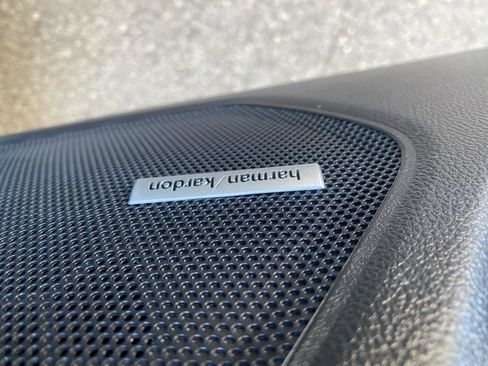 Used 2019 Subaru Outback 3.6R Limited w/ Popular Package #2 image 16