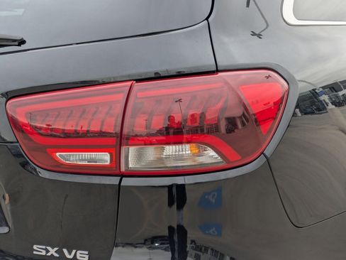 Used 2019 Kia Sorento SX w/ SX Touring Package image 12