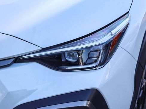 Used 2025 Subaru Crosstrek 2.5i Limited w/ Crosstrek Mirror Package image 8