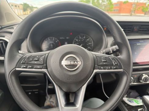 Used 2023 Nissan Kicks SV FWD image 10