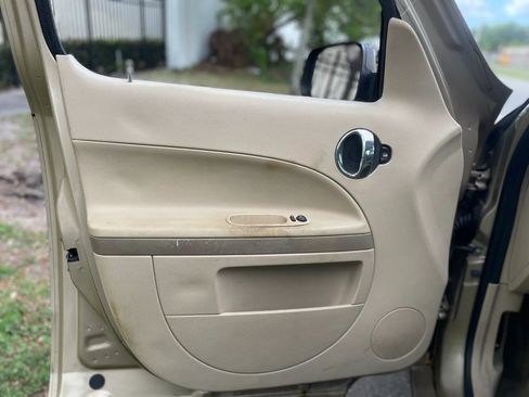 Used 2007 Chevrolet HHR LS image 26