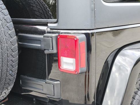 Certified 2017 Jeep Wrangler Sahara w/ Connectivity Group image 8