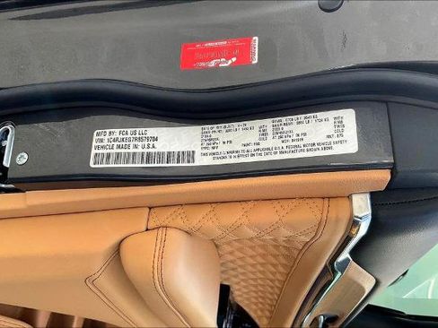 Used 2024 Jeep Grand Cherokee L Summit AWD/4WD image 19