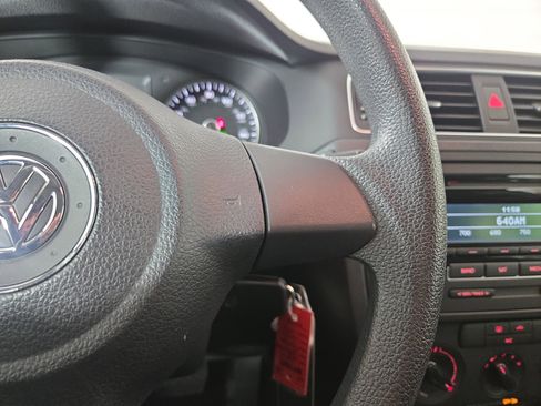 Used 2014 Volkswagen Jetta SE image 16