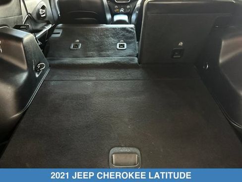 Used 2021 Jeep Cherokee Latitude Lux w/ Comfort/Convenience Group FWD image 17
