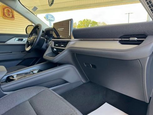 New 2026 Ford Explorer Active image 23