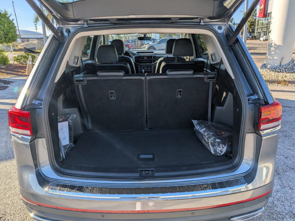 Certified 2023 Volkswagen Atlas SE w/ Panoramic Sunroof Package FWD image 9