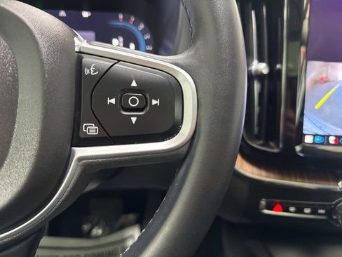 Used 2022 Volvo XC60 B5 Momentum w/ Climate Package AWD/4WD image 20