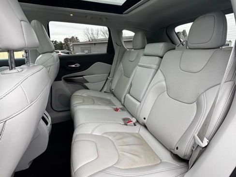 Used 2019 Jeep Cherokee Latitude Plus w/ Cold Weather Group image 12