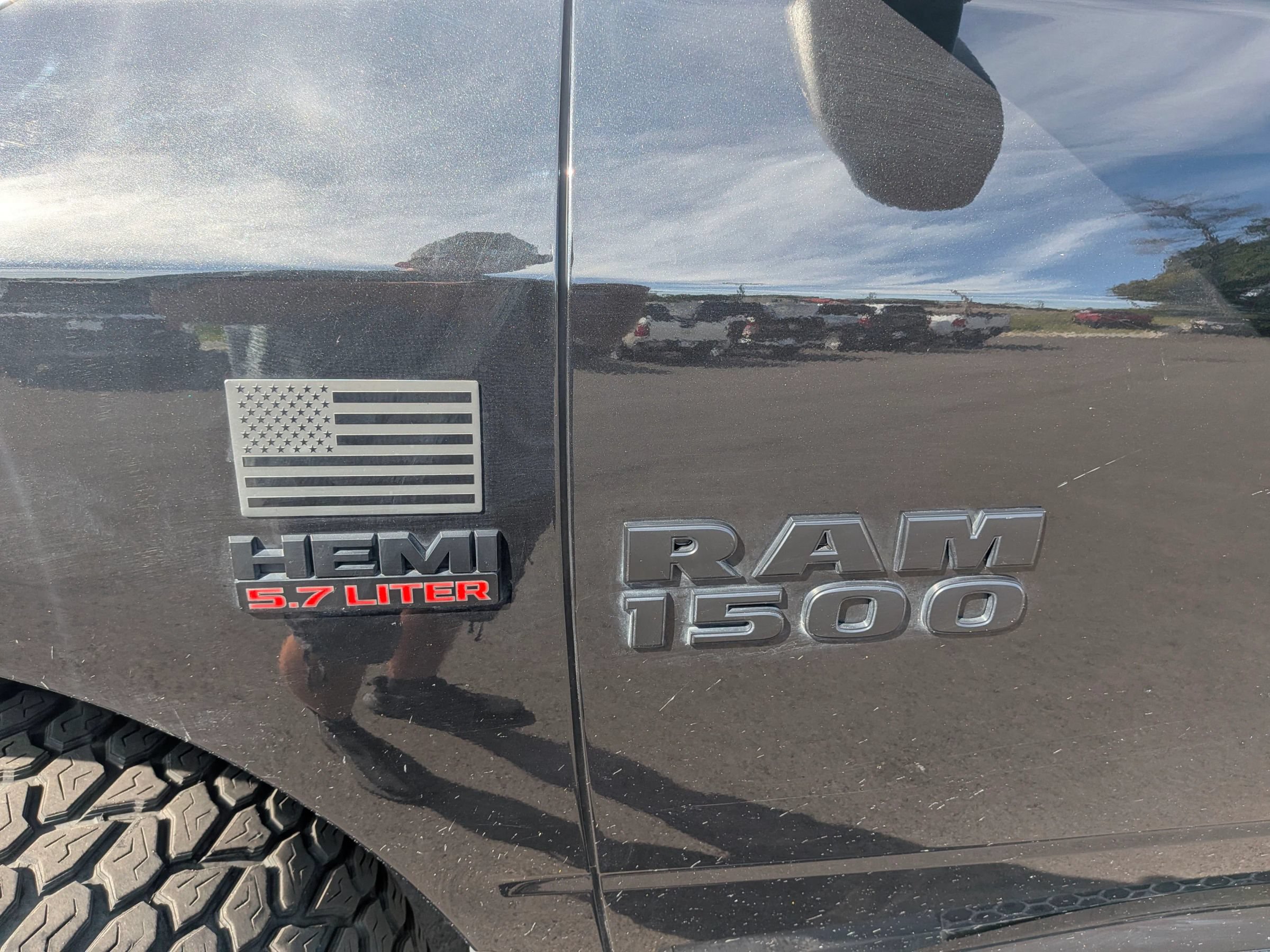 Used 2018 RAM 1500 Express w/ Black Ram 1500 Express Group AWD/4WD image 15