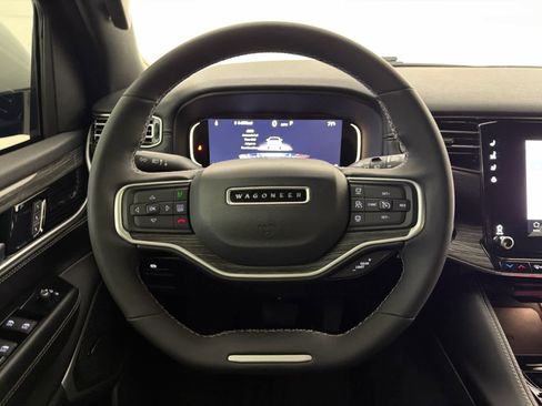 Used 2022 Jeep Wagoneer Series II image 17